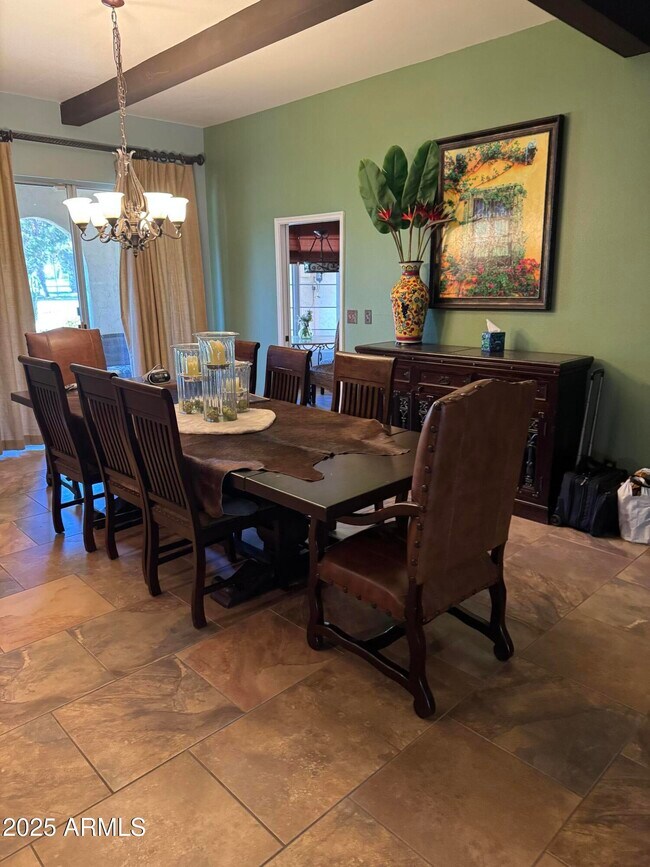 Building Photo - 1009 N Villa Nueva Dr