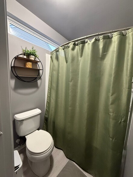 Building Photo - 161 Buchanan Ln