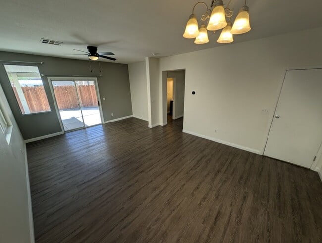 Building Photo - 4622 English Lavender Ave