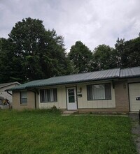 Building Photo - "Charming 3-Bedroom Gem in Indianapolis – Cozy Living with 950 Sq. Ft.!"