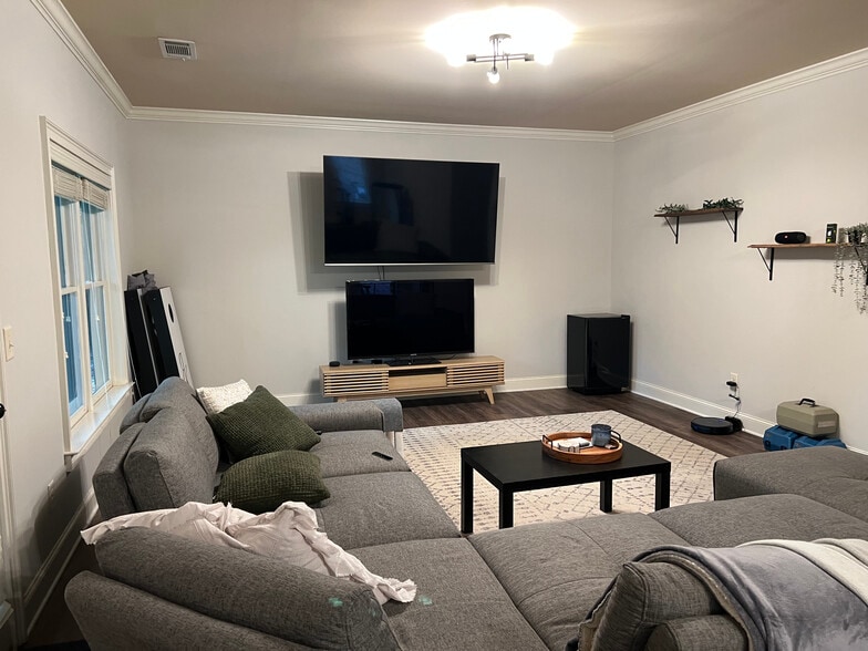 Building Photo - 7955 Magnolia Sq