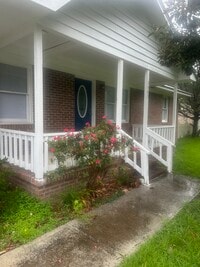 Building Photo - 3582 Greenwood Dr