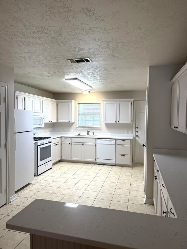 Building Photo - 2308 Antelope Ln