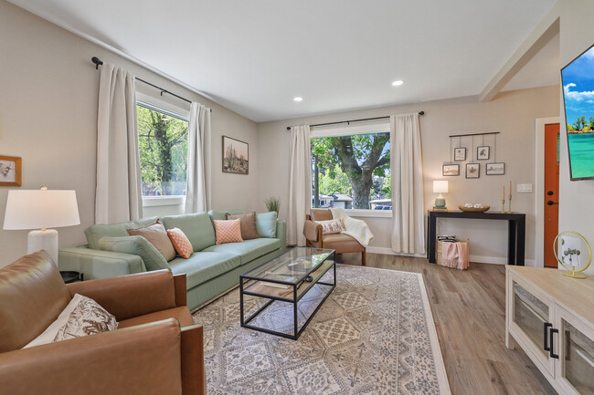 Building Photo - 1311 S Adams St