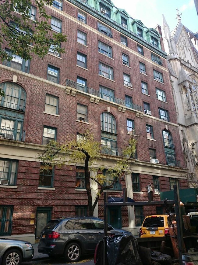 Building Photo - 140 W 71st St