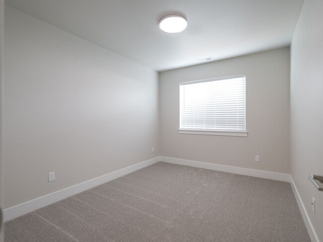 Building Photo - 9389 SW Eunice Ln