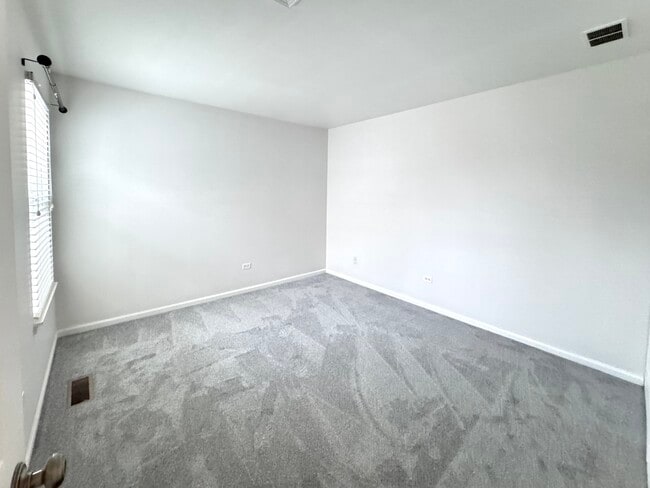 Building Photo - 2350 Sheehan Dr