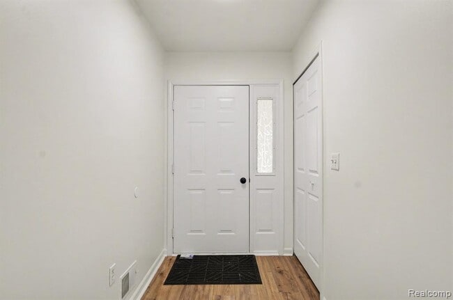 Building Photo - 21864 Laurel St