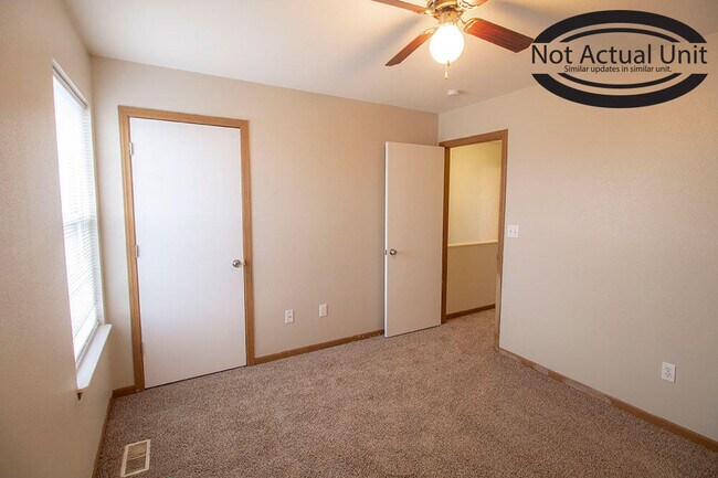 Building Photo - 1505 Native Dancer Ct