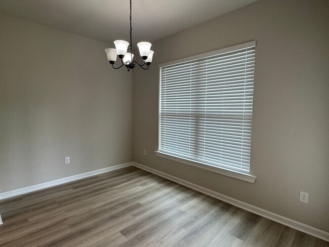 Building Photo - Like New - Home for Rent in Denham Springs