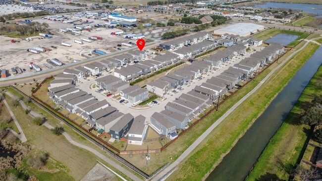 Building Photo - 14810 Slow River Ave