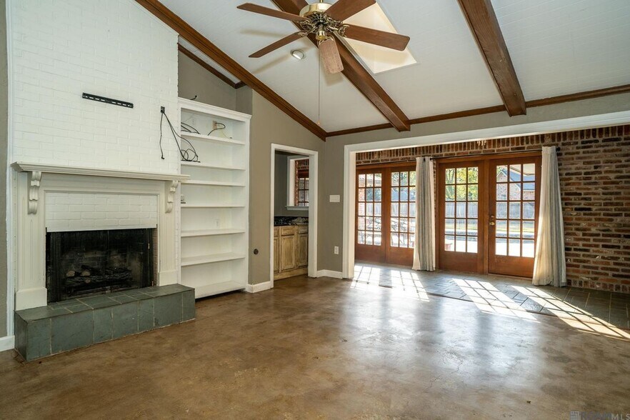 Building Photo - 3736 Sessions Dr