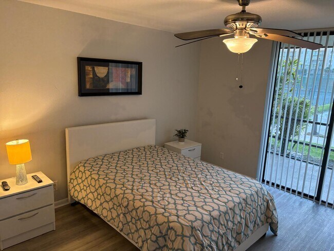 Building Photo - 2828 Tennis Club Dr