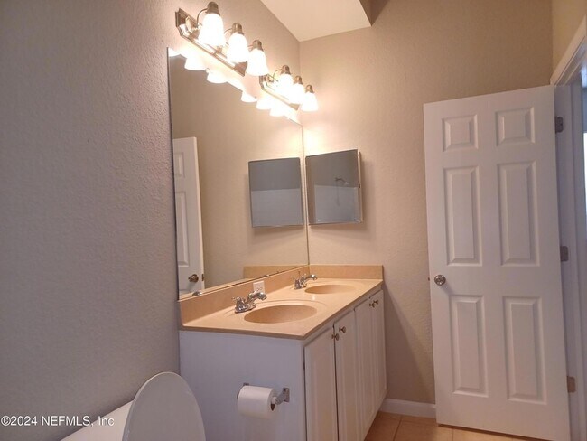 Building Photo - 10075 Gate Pkwy N