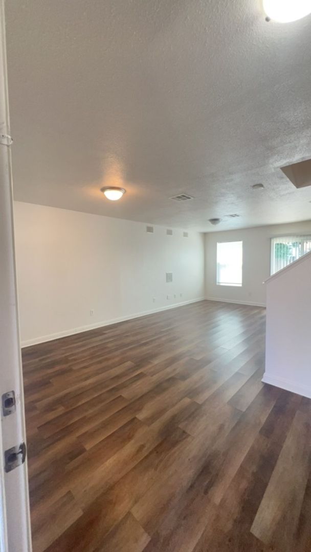 Building Photo - 3749 Compass Pointe Ave