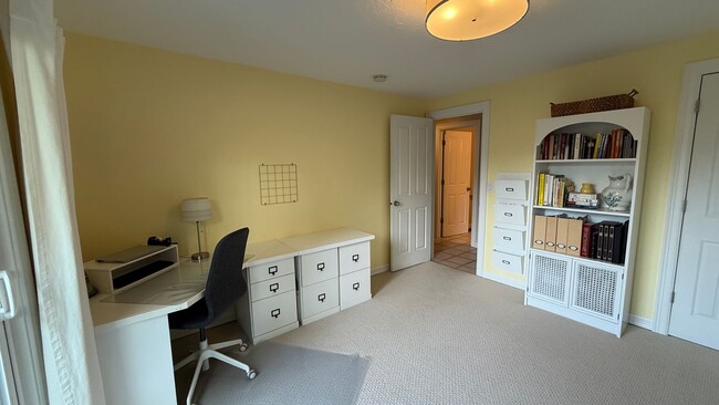 Building Photo - Pristine Single-Family Home in the Heart o...