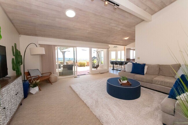 Building Photo - Amazing La Jolla North PB home with panoramic views of the ocean, bay and downtown