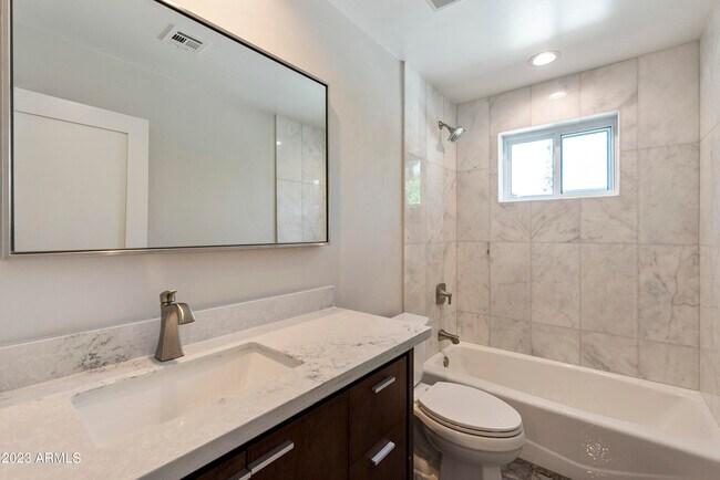 Building Photo - 3318 E Onyx Ave