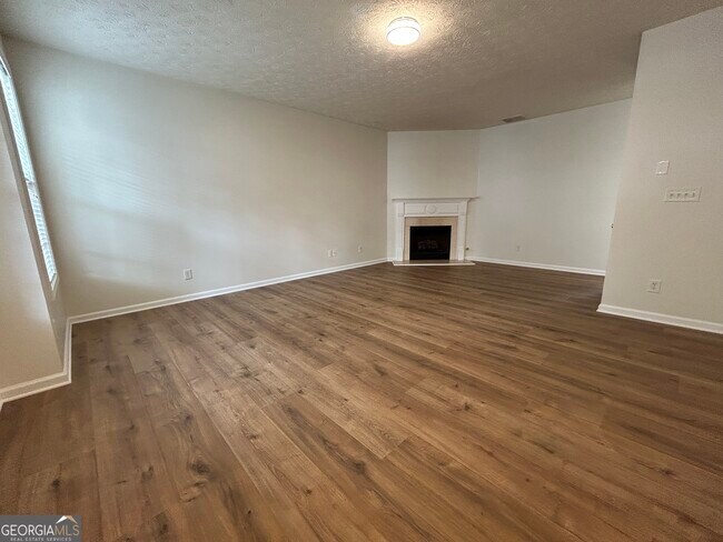 Building Photo - 3051 Kentmere Dr