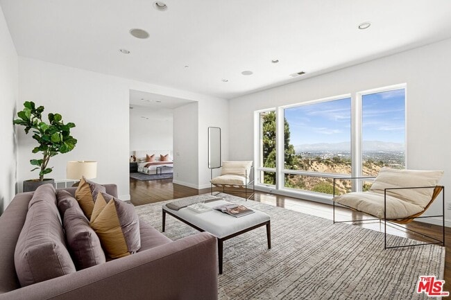Building Photo - 14435 Mulholland Dr