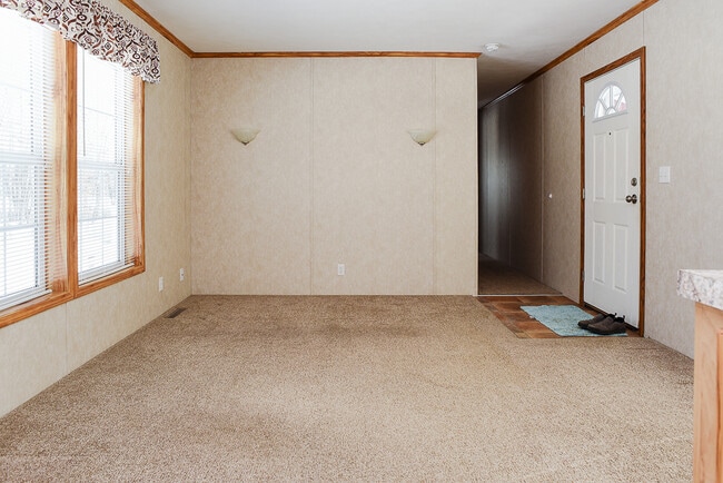 Building Photo - 900 Boothby Rd