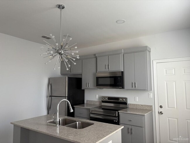 Building Photo - 3 Las Vistas Ln