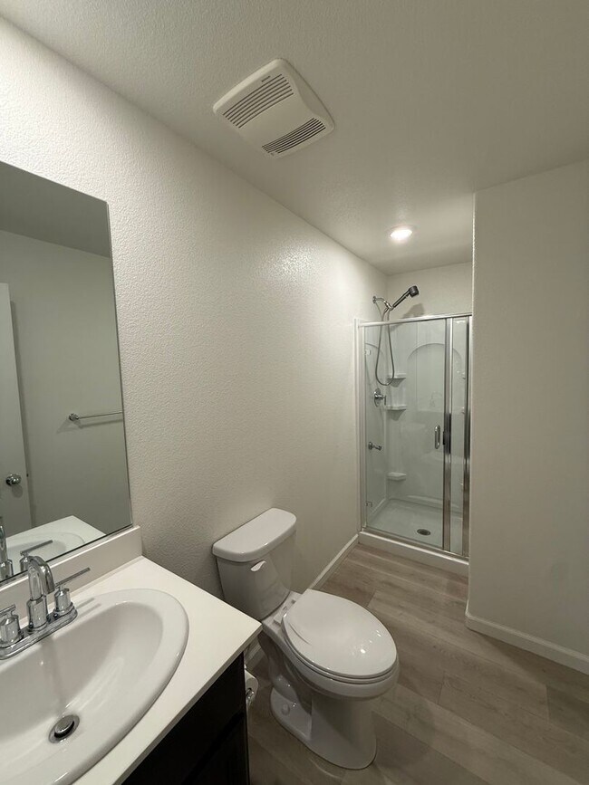 Building Photo - 2351 Hanson Dr