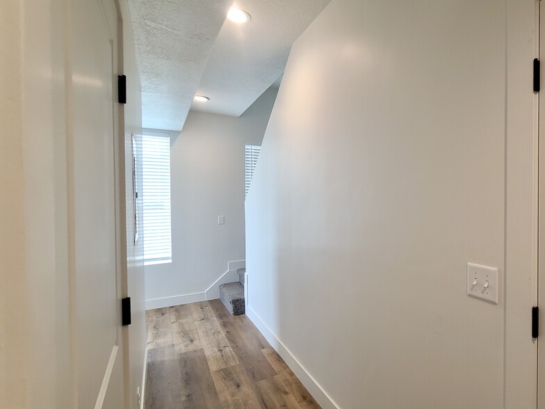 Building Photo - 1862 N 460 W
