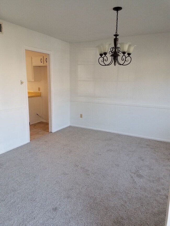 Building Photo - 2 Story Townhome in Manion Place