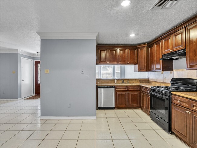 Building Photo - 10919 Pigeonwood Dr