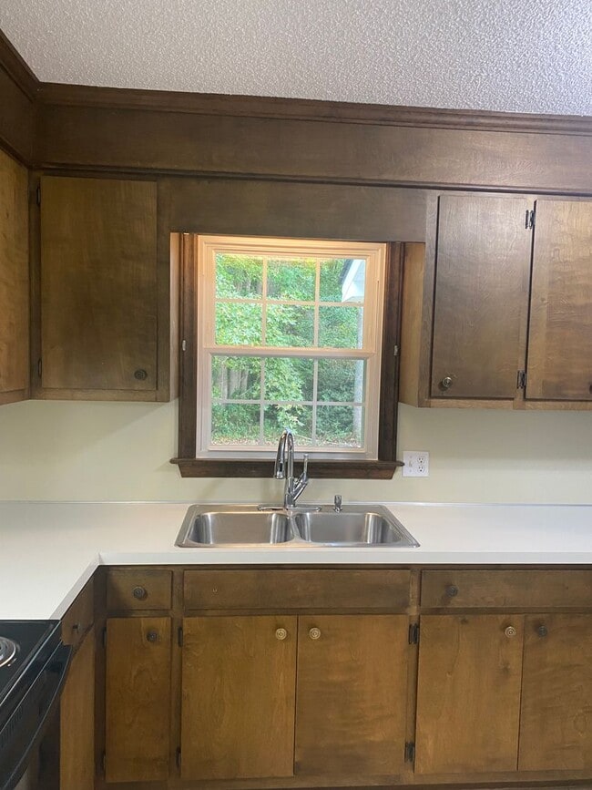 Building Photo - Charming 3 bed 2 bath Cape Cod for rent