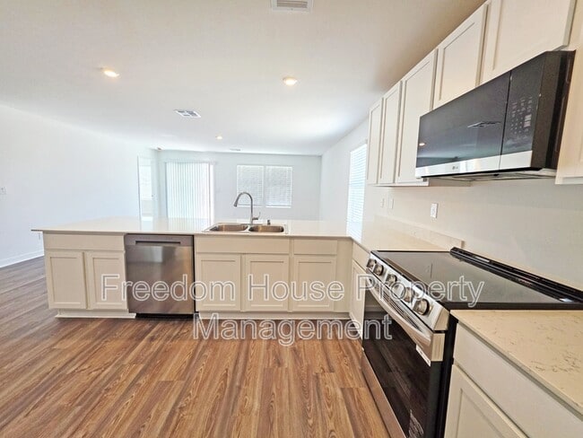 Building Photo - 660 Huyana Wind Dr