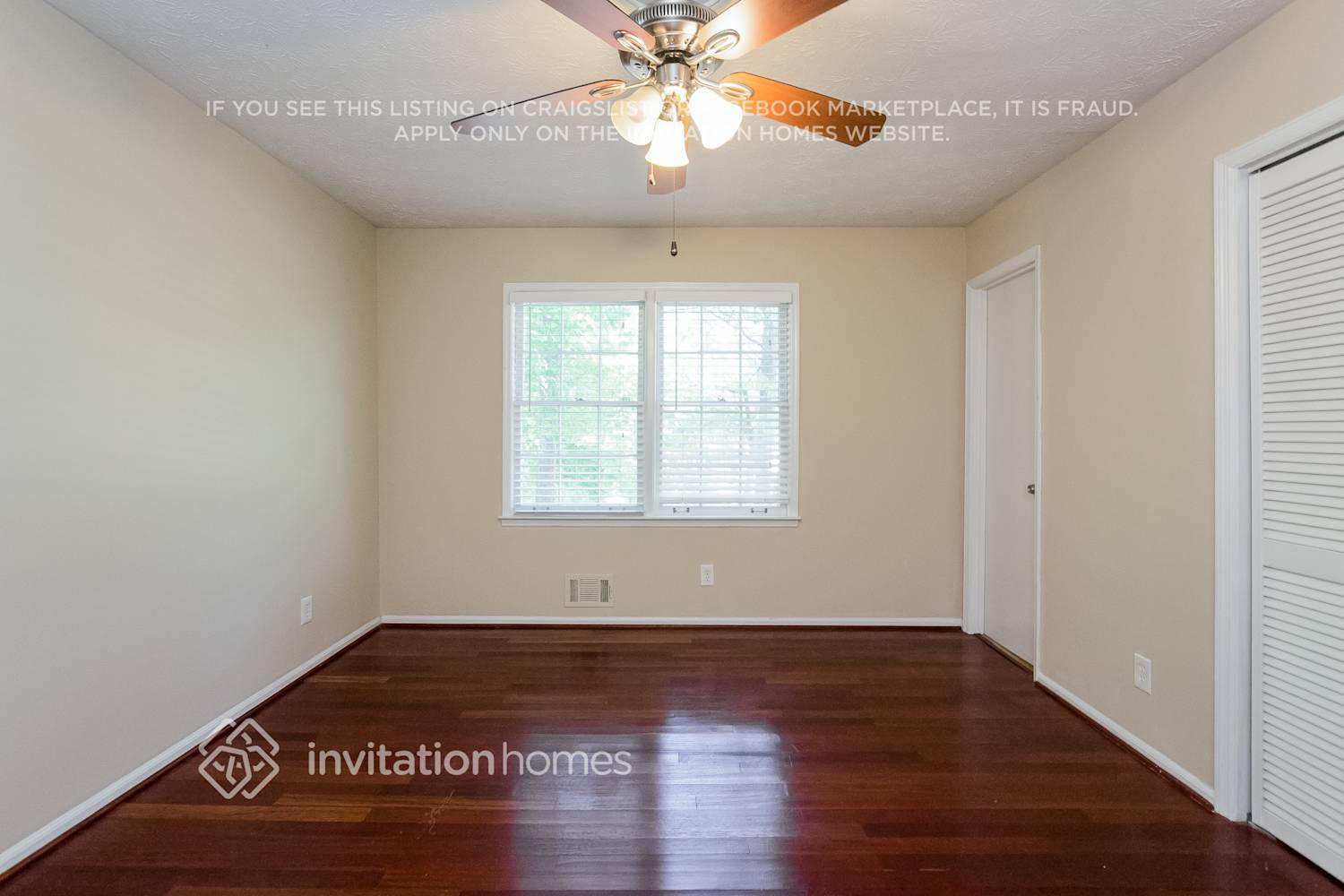 Building Photo - 215 Simpson Dr NE