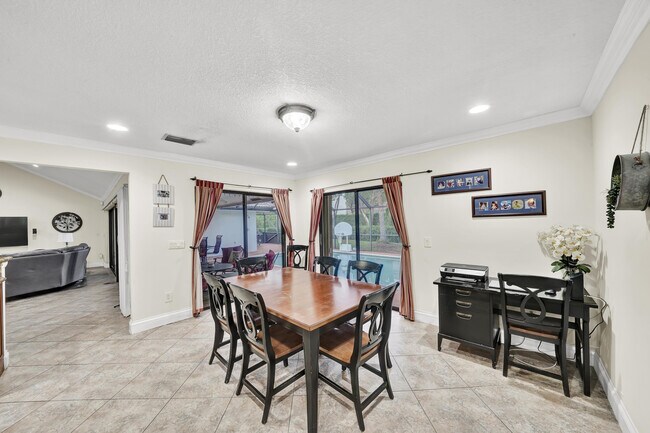 Building Photo - 8633 Vista Del Boca Dr
