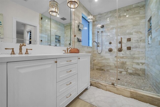 Building Photo - 627 Alcazar Ave