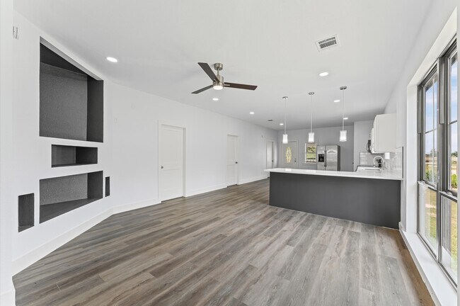 Building Photo - 365 Rd 5605