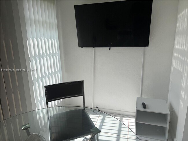 Building Photo - 6050 NW 64th Ave