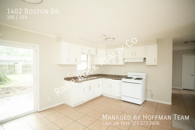 Building Photo - 1402 Boston Dr