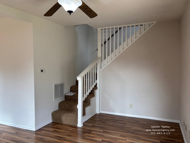 Building Photo - 1405 4th Ave NW