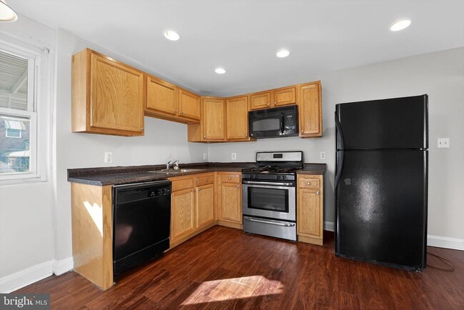 Building Photo - 3544 4th St