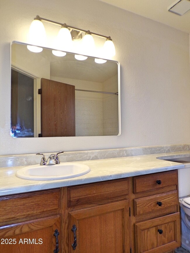 Building Photo - 3448 E Bluebird Dr