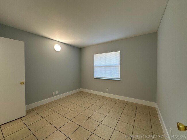 Building Photo - 4819 Arjaro Dr