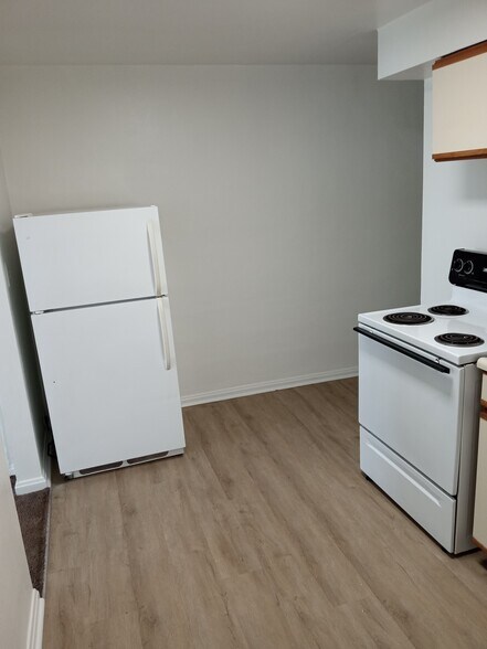 Building Photo - 515 East Dr