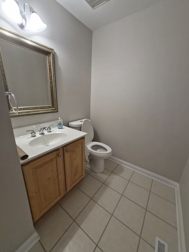 Building Photo - 6237 Muirloch Ct S