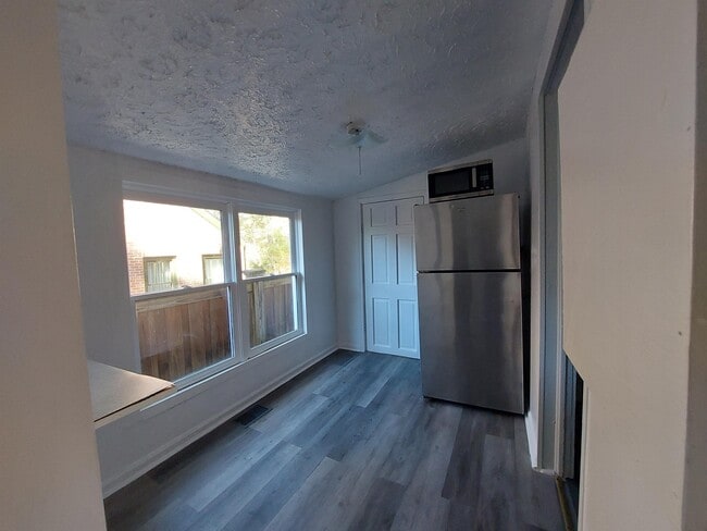 Building Photo - 547 Atlanta Ave SE