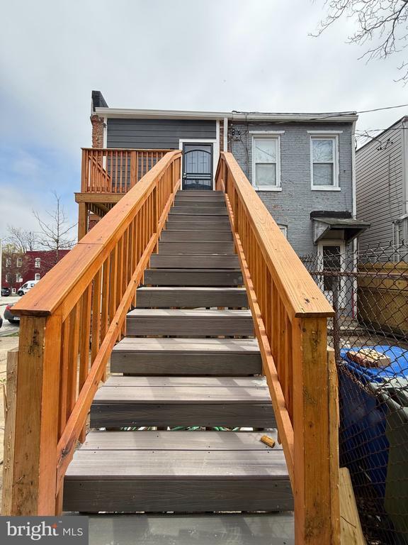 Building Photo - 1930 N Payson St