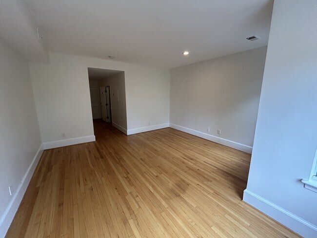 Building Photo - 1439 Girard St NW