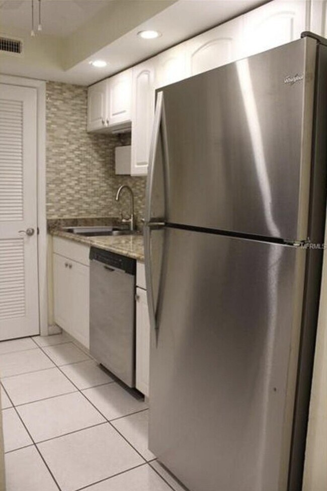 Building Photo - 1799 N Highland Ave