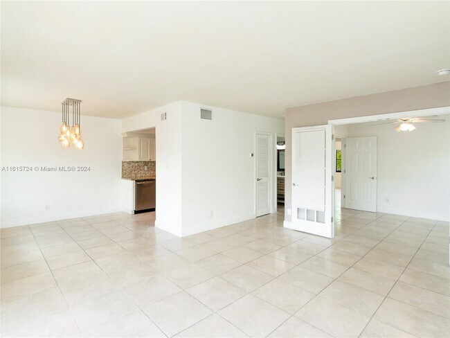 Building Photo - 11549 SW 109th Rd