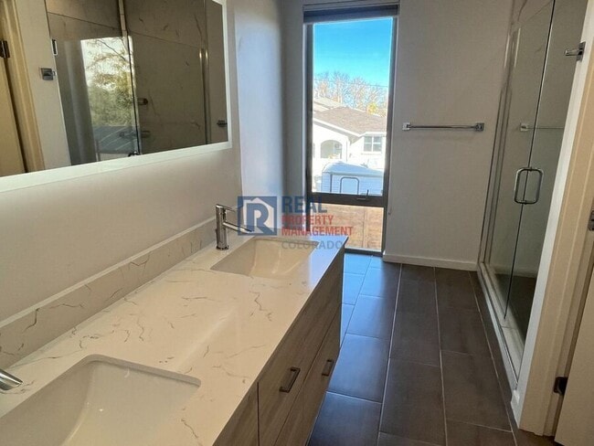 Building Photo - 2289 W 52nd Ave